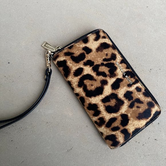 Michael Kors Handbags - Michael Kors Leopard Print Calf Hair Wristlet